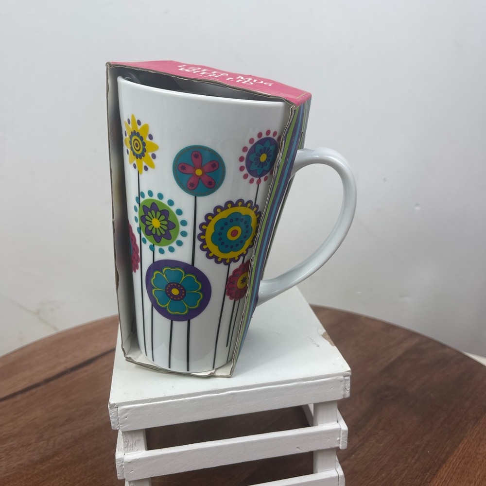 Latte Mug with lid 14 fl/oz.Floral Ceramic Mug with Colorful Design